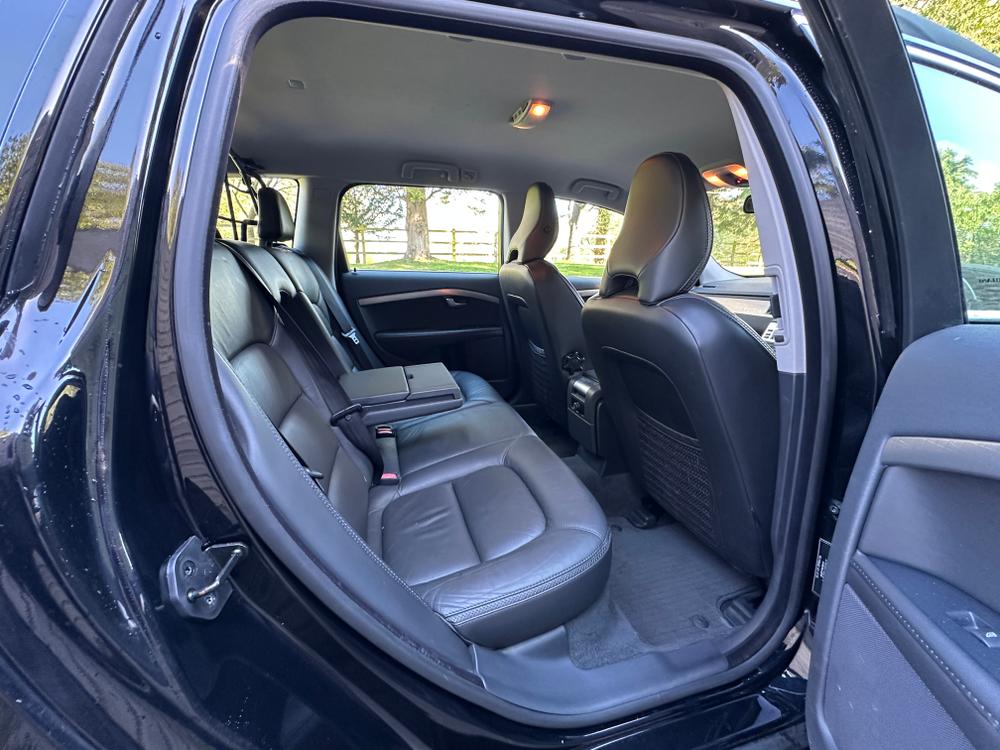 Used Volvo XC70 RE11DBU 23