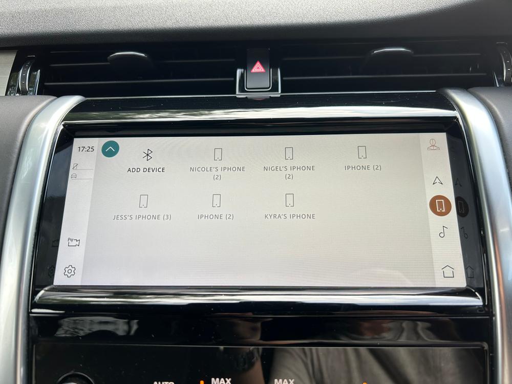 Used Land Rover Discovery Sport AU71OKE 42