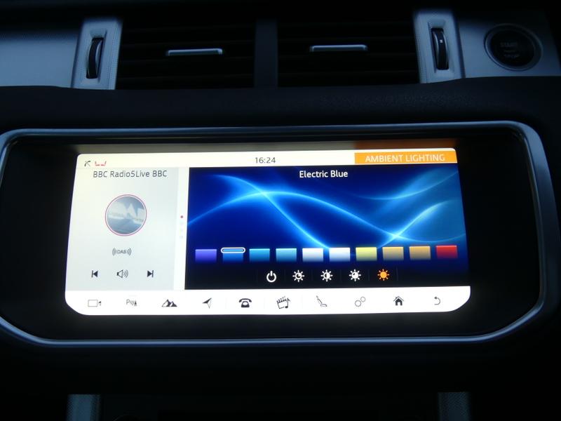 Land Rover Range Rover Evoque Photo 4d0efaa0-3455-42e6-a19a-c17c070fcccd.jpg