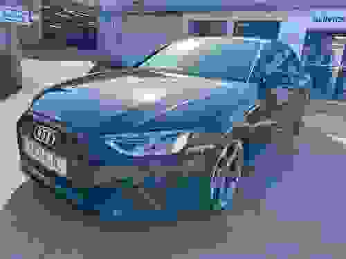 Audi A4 Photo 4d2e3f53-a84c-4092-8161-d30a6b6e894f.jpg