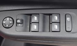 Vauxhall CORSA Photo 32