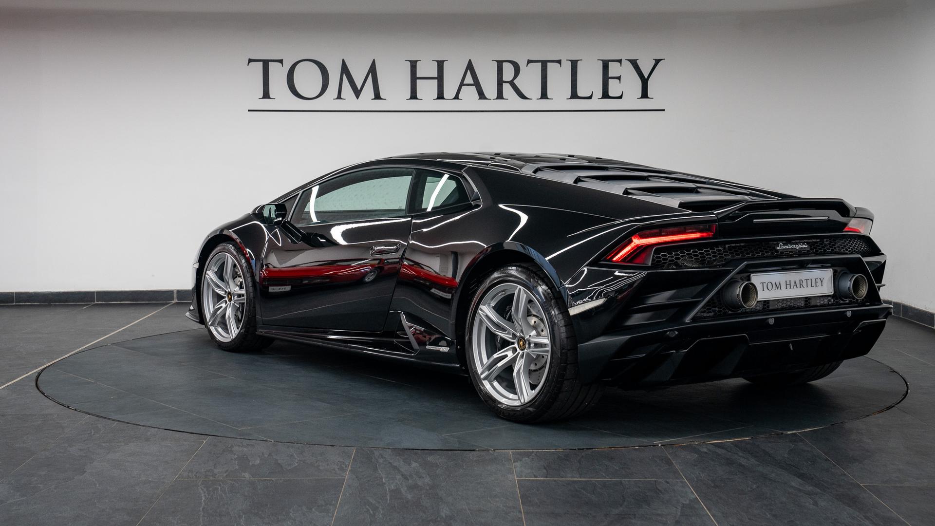 LAMBORGHINI Huracan Photo 4d4f571d-d800-465e-8140-6209eb65e685.jpg