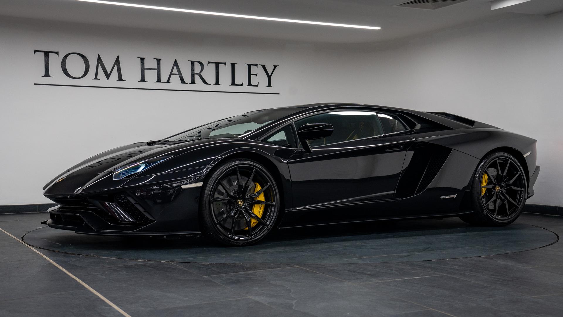 LAMBORGHINI Aventador Photo 4d520bd4-21fe-4bfc-859d-52ce371ce046.jpg