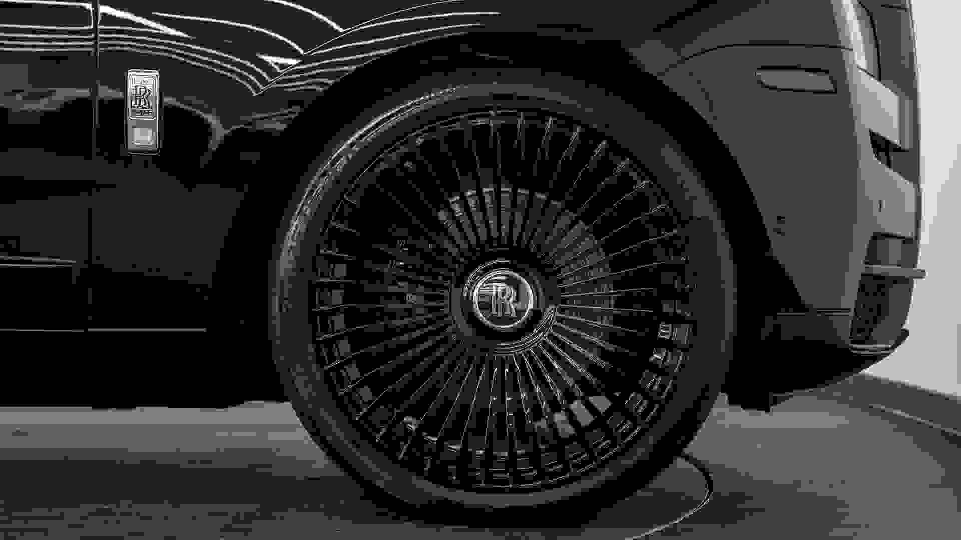 Rolls-Royce Cullinan Photo 4d57a018-13cb-42d4-8e38-8a07c3e7c9a7.jpg