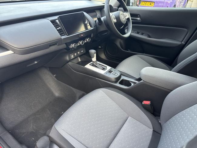 Honda Jazz Photo 4d5ba3e0-b425-4667-a338-91199a72bd9f.jpg