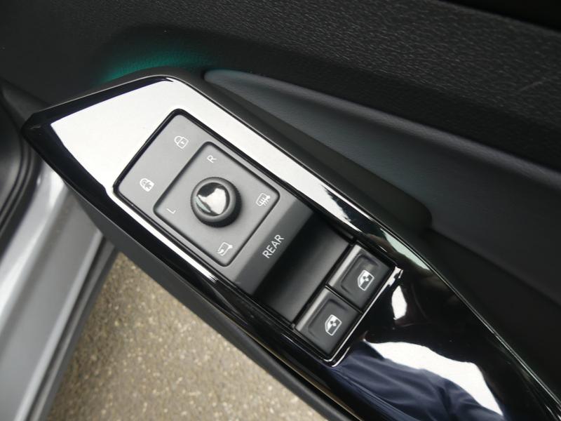 Volkswagen ID.4 Photo 4d5fabd7-62cb-413d-b793-71a8bcb36e93.jpg