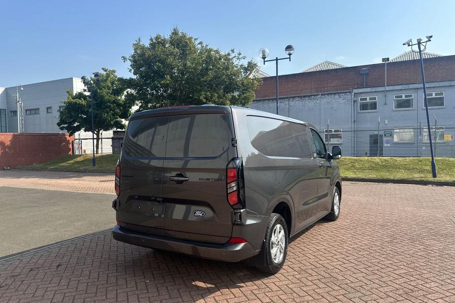 Ford TRANSIT CUSTOM Photo 4d6bc737-e93a-4284-bf7b-e847b1b1ed5b.jpg