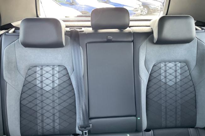 VOLKSWAGEN Golf Photo 30