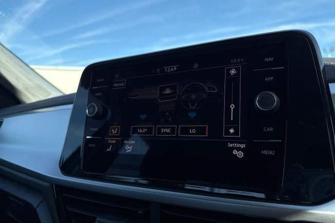 Volkswagen T-Roc Photo 34