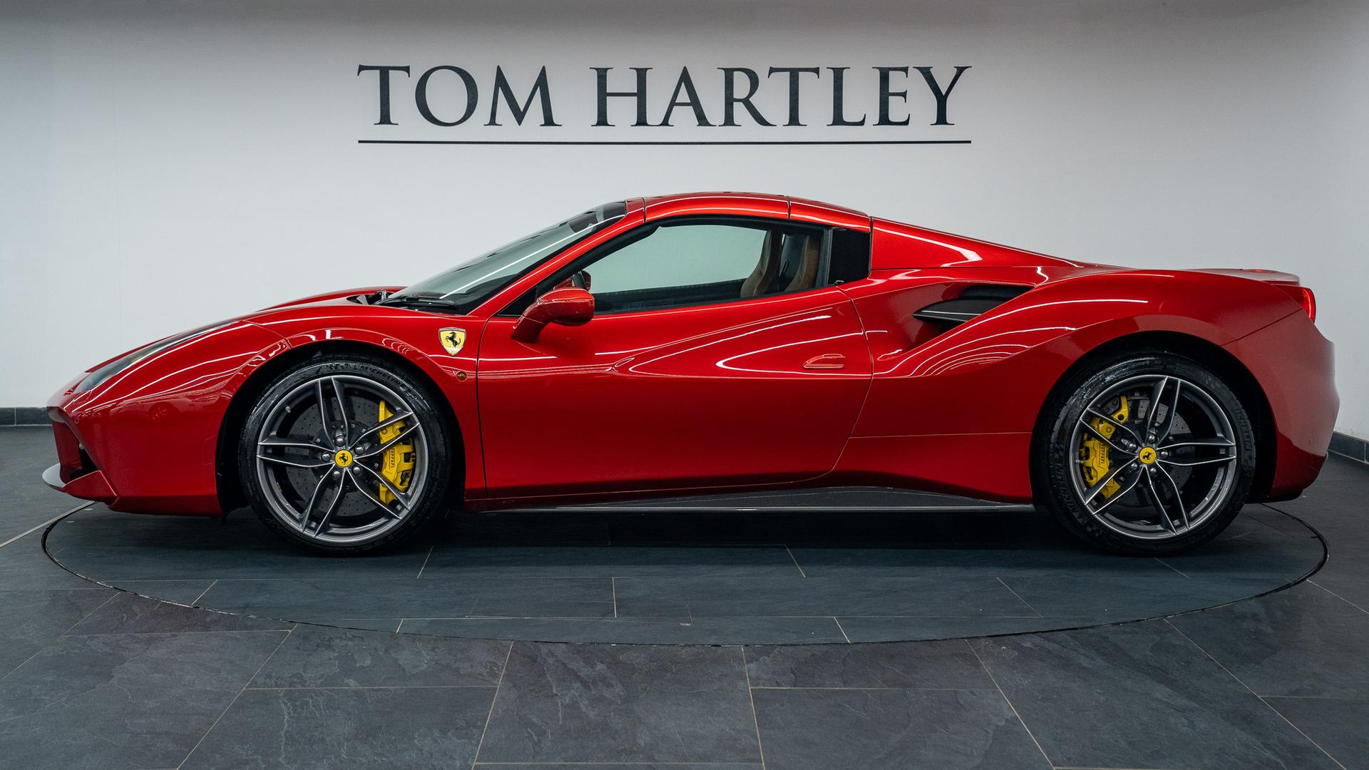 Ferrari 488 Photo 4d9a6275-08c1-4fb8-bacb-5e4d003fcf70.jpg