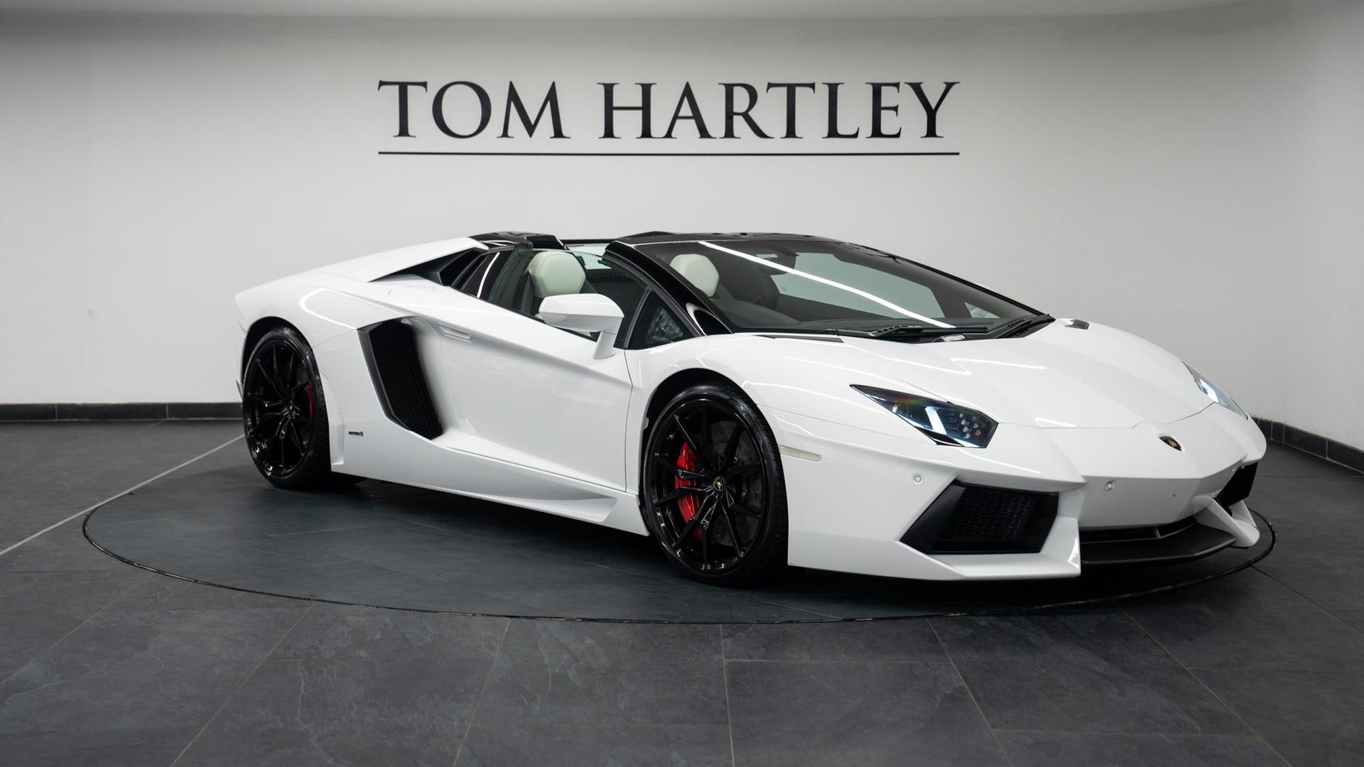LAMBORGHINI Aventador Photo 4daa6f76-c1ec-40fa-a7ad-7aa8e2a45bb2.jpg