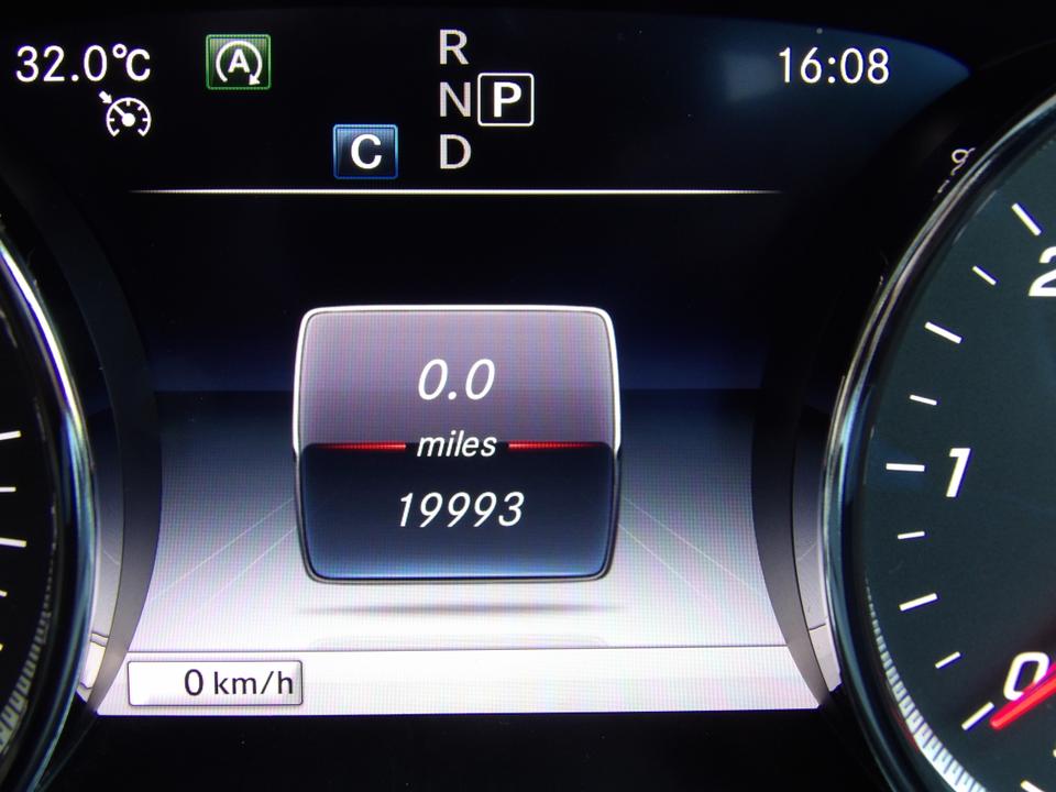 Used Mercedes-Benz E Class YN68XCO 23