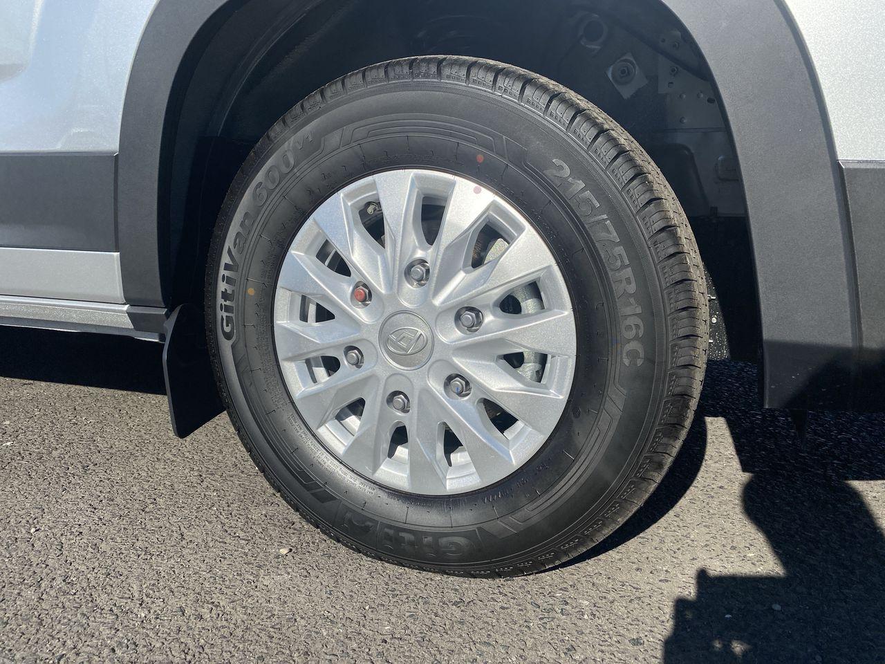 2026 MAXUS DELIVER 9 LWB FWD 2.0 D20 150 Lux Van - vehicle photo 8 for sale on PureCar