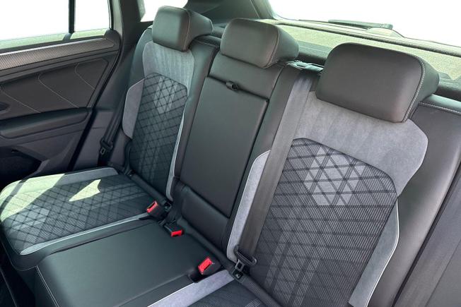 VOLKSWAGEN Tiguan Photo 11