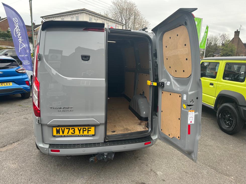 Ford Transit Custom Photo 4dcd06b9-2a46-4235-8f49-44aaf0514628.jpeg