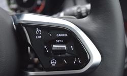 Jaguar E-PACE Photo 15