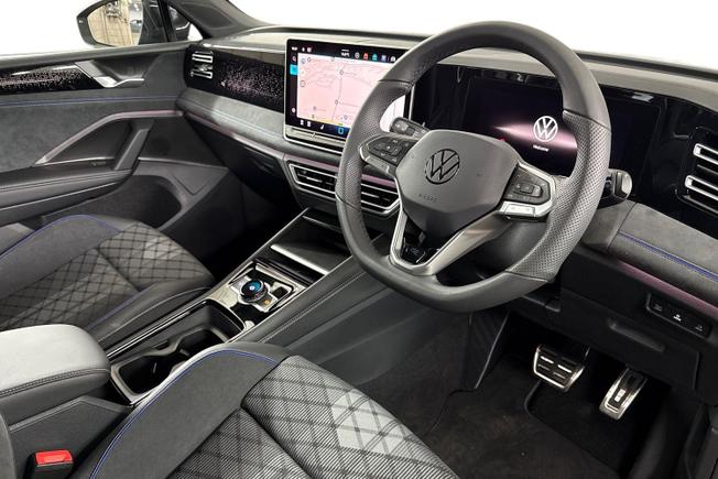 VOLKSWAGEN Tiguan Photo 6