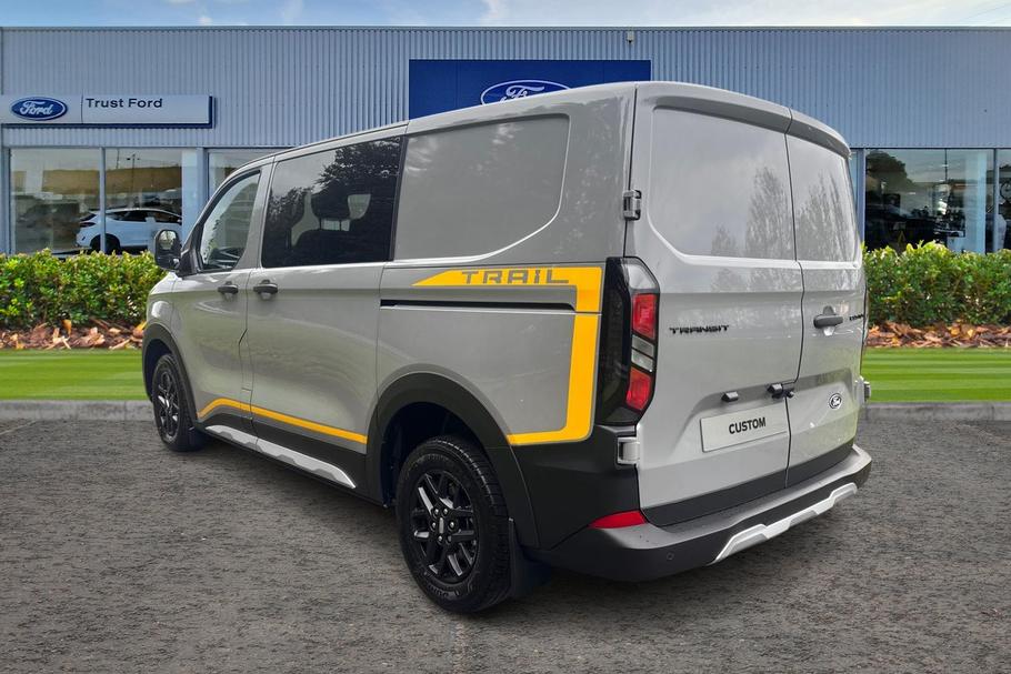 Used Ford TRANSIT CUSTOM CUSTOMTRAIL01 2
