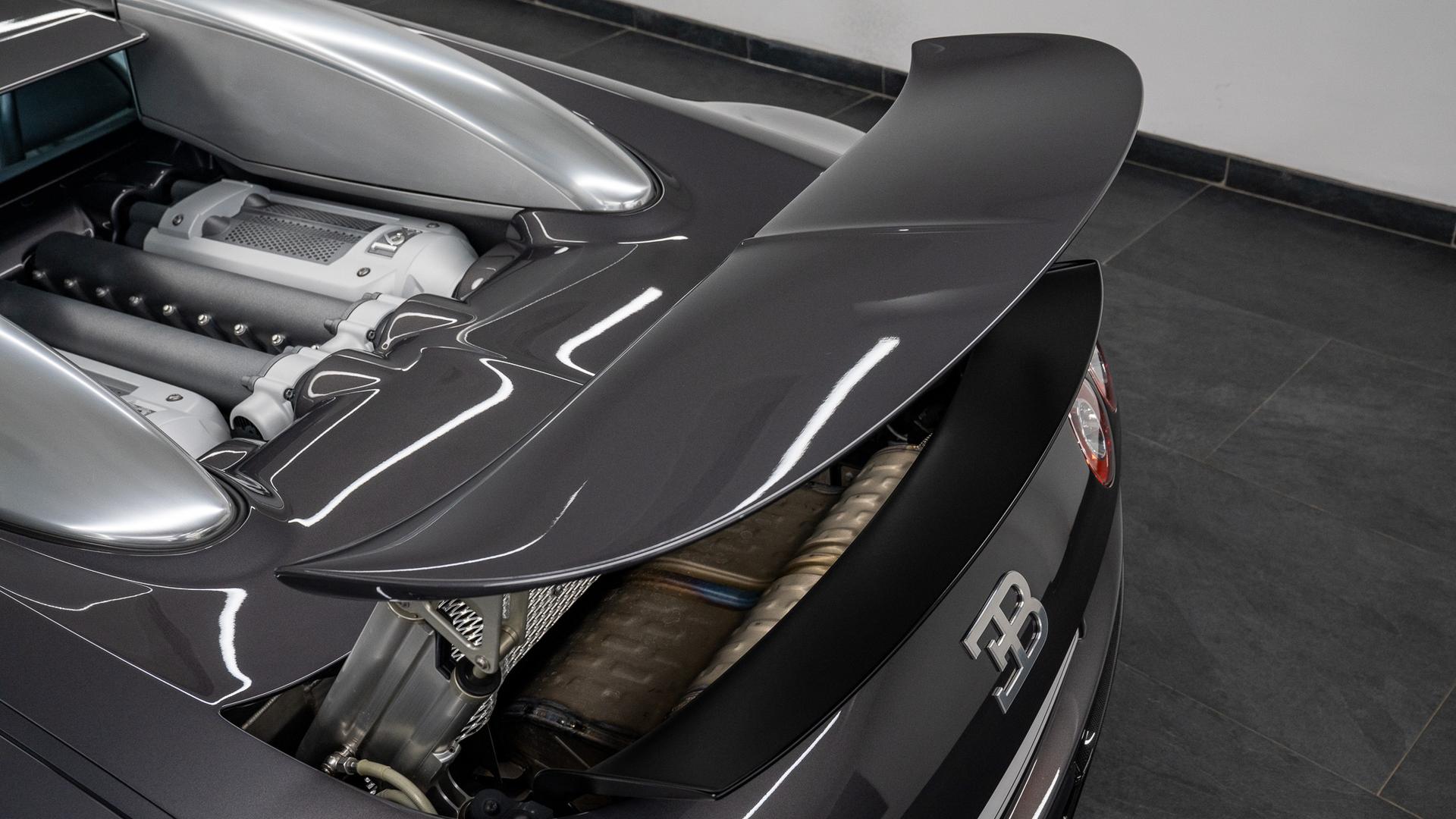Bugatti Veyron Photo 4df922c1-32ba-435d-bb9e-37e1734a9733.jpg