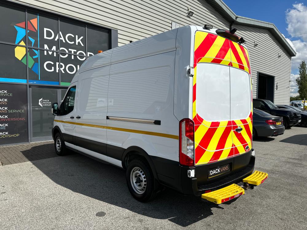 Ford Transit Photo 4e011533-590d-4c47-9bab-4145ceab850e.jpg
