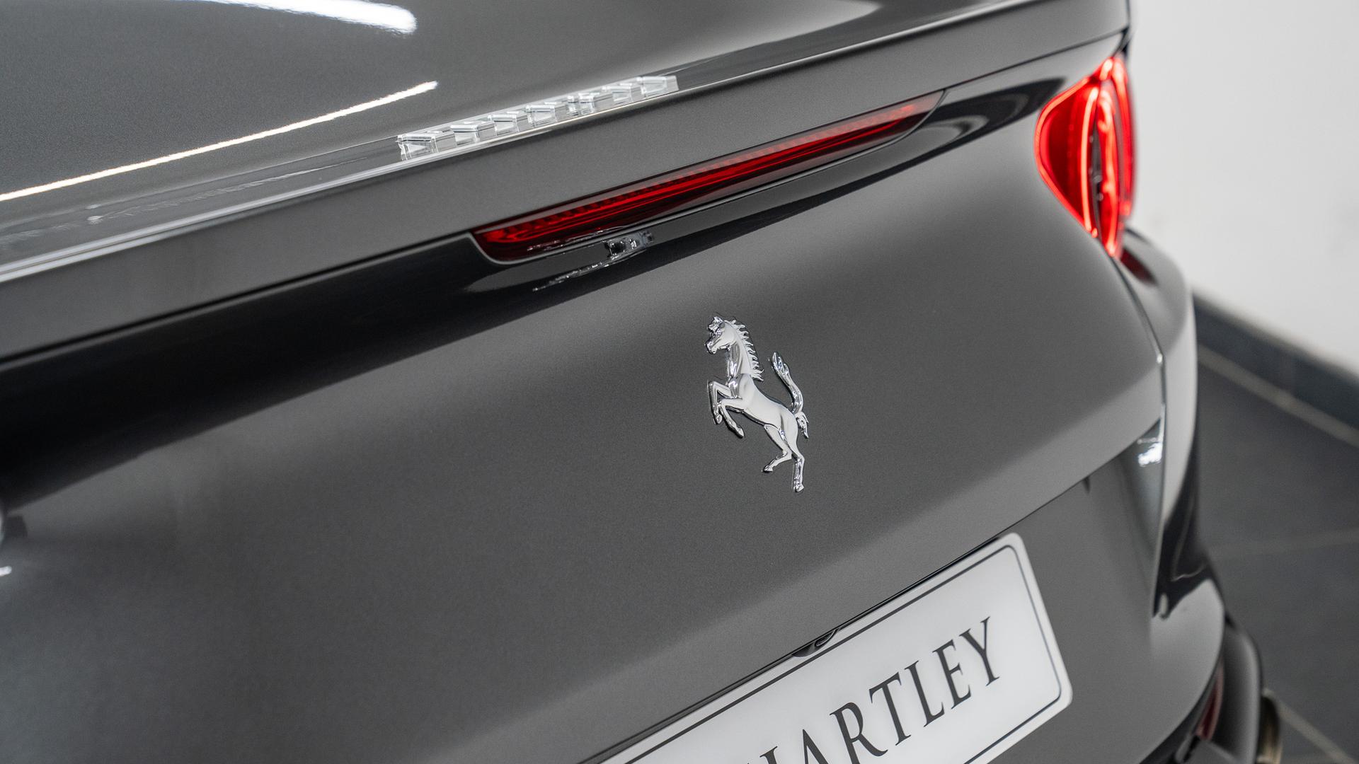 Ferrari 812 Photo 4e05195d-6687-4708-8df2-32a3a4409370.jpg