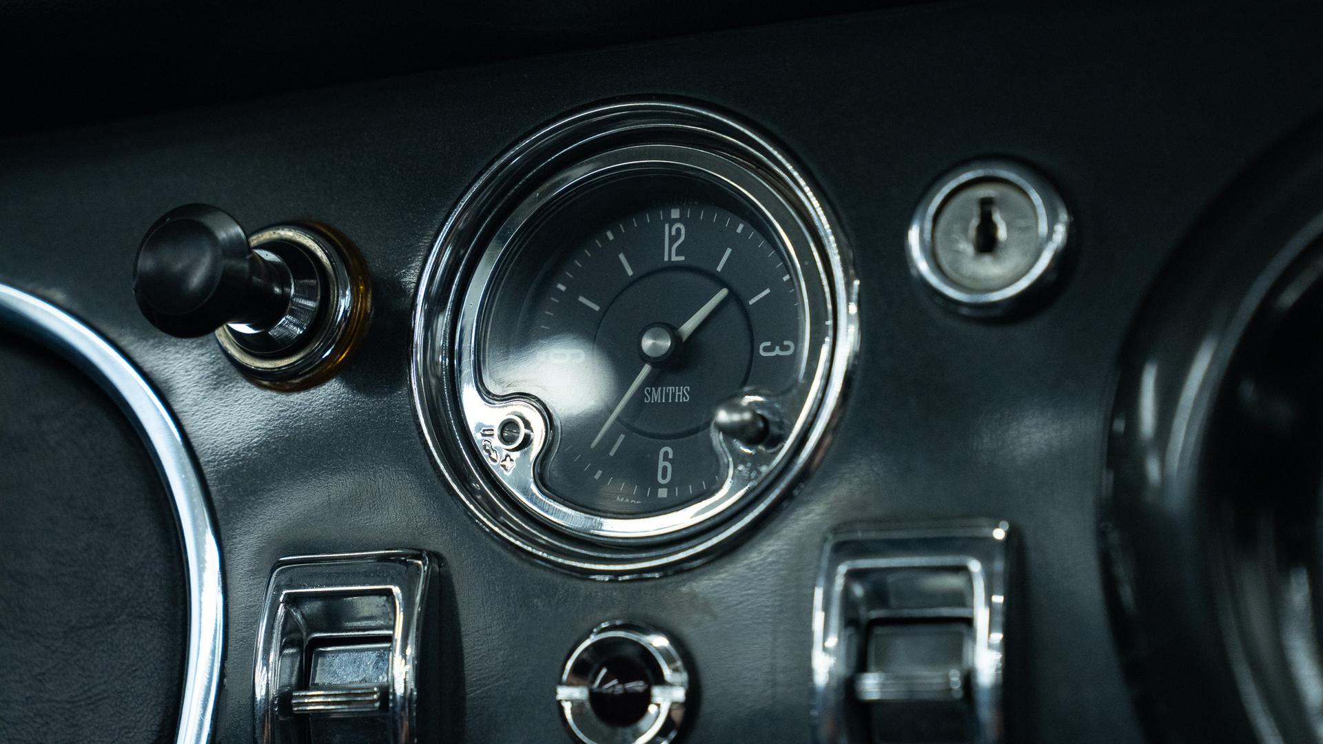 Aston Martin DB5 Photo 4e0673d9-09c7-4ce3-9a44-a43b46a0b1e6.jpg