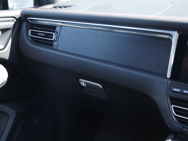 PORSCHE Macan Photo 34