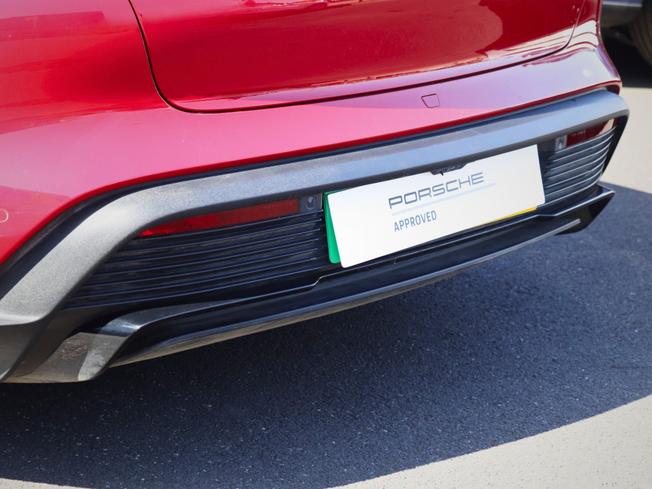 PORSCHE Taycan Photo 15