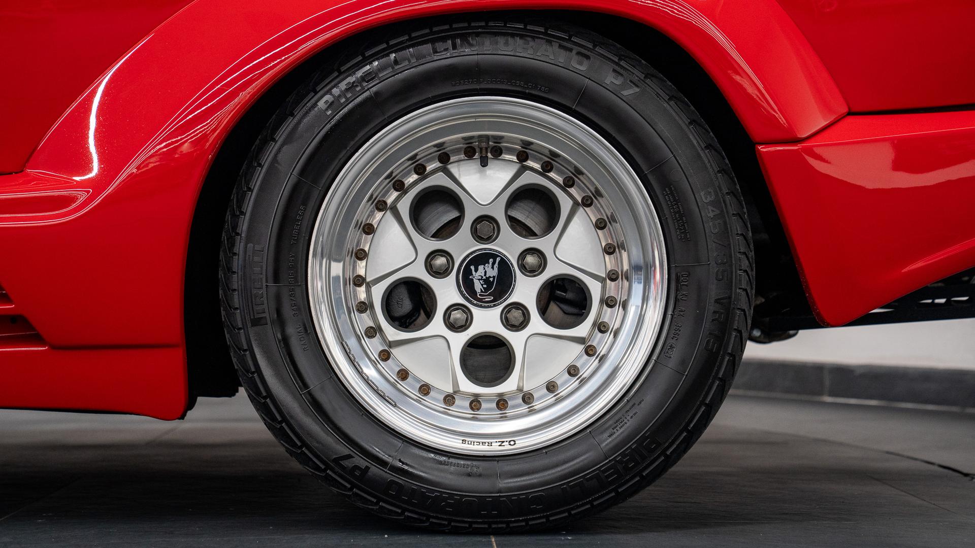 LAMBORGHINI Countach Photo 4e4cc9c9-26f1-43c0-a5c6-9bd7f9363cfc.jpg