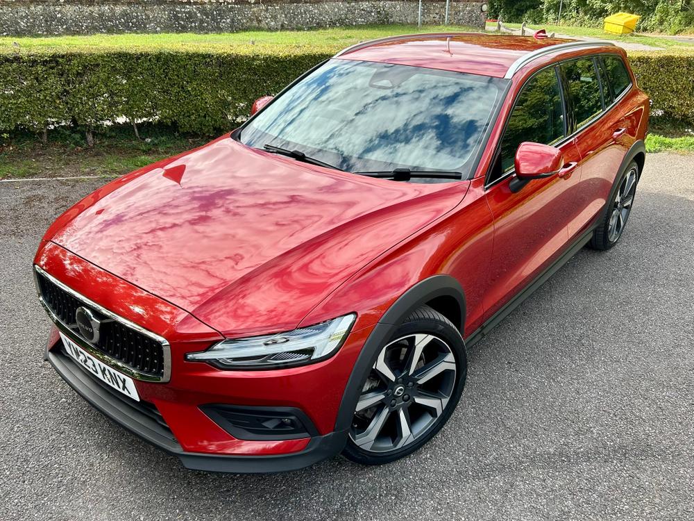 Used Volvo V60 Cross Country YM23KNX 3