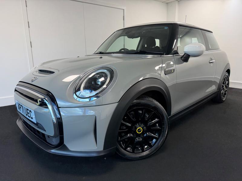 MINI Electric Hatch Photo 4e6991c5-9fb0-4bb5-8d4a-8e24d7a85513.jpg
