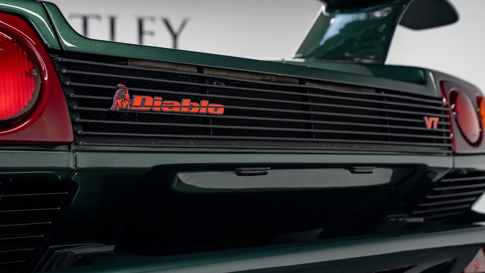 LAMBORGHINI Diablo Photo 4e6d2dcb-a15f-48df-9478-fe5d0e7459c7.jpg