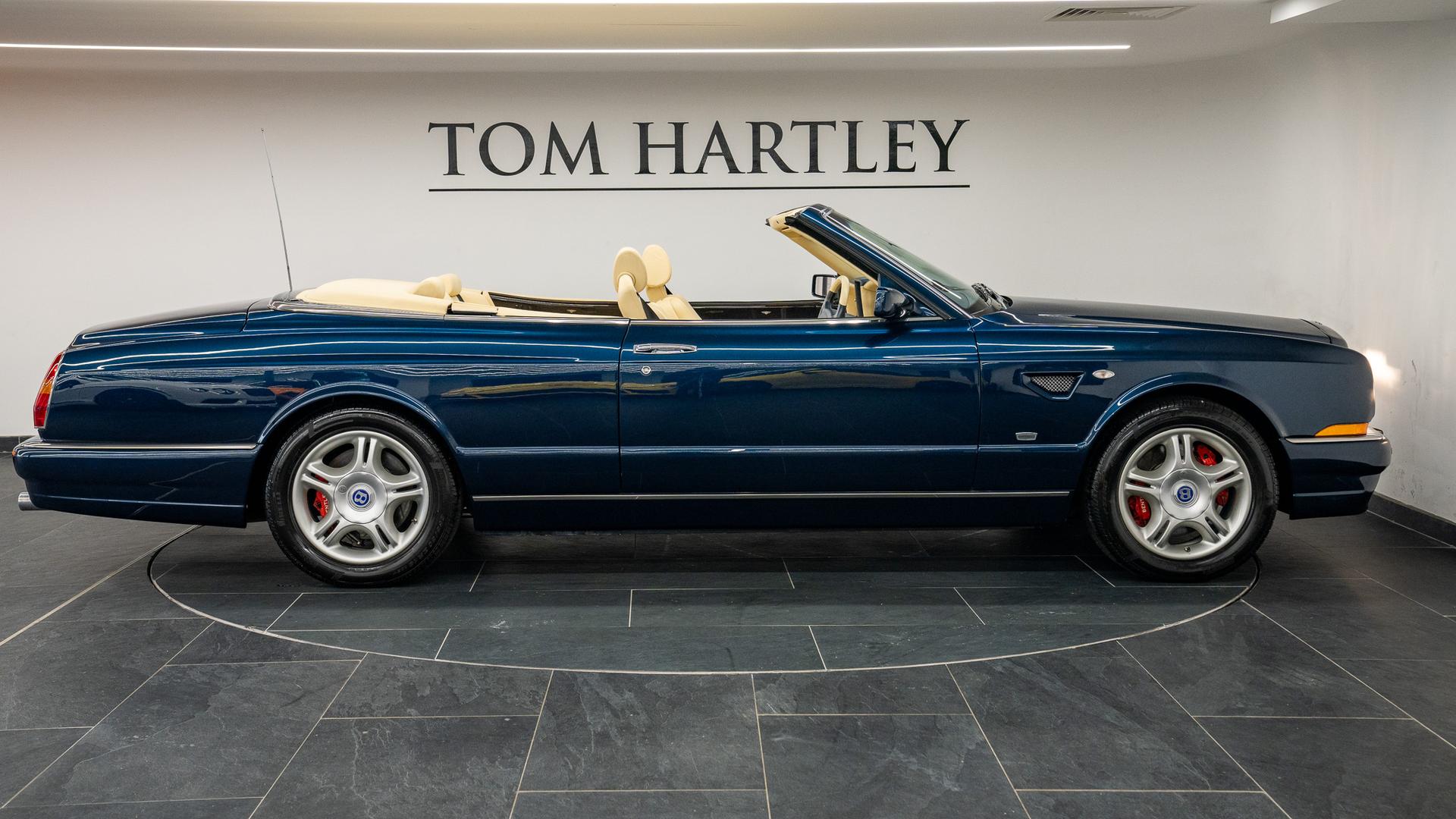 Bentley Azure Photo 4e6dd3da-d8a3-43a8-9a83-6079a6abf68b.jpg