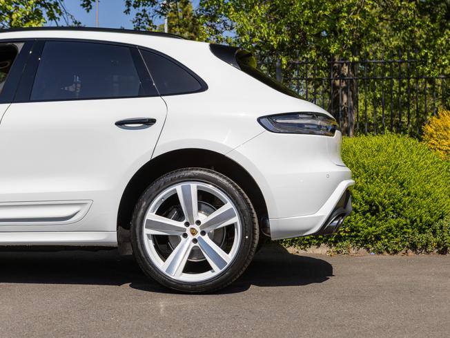 PORSCHE Macan Photo 30