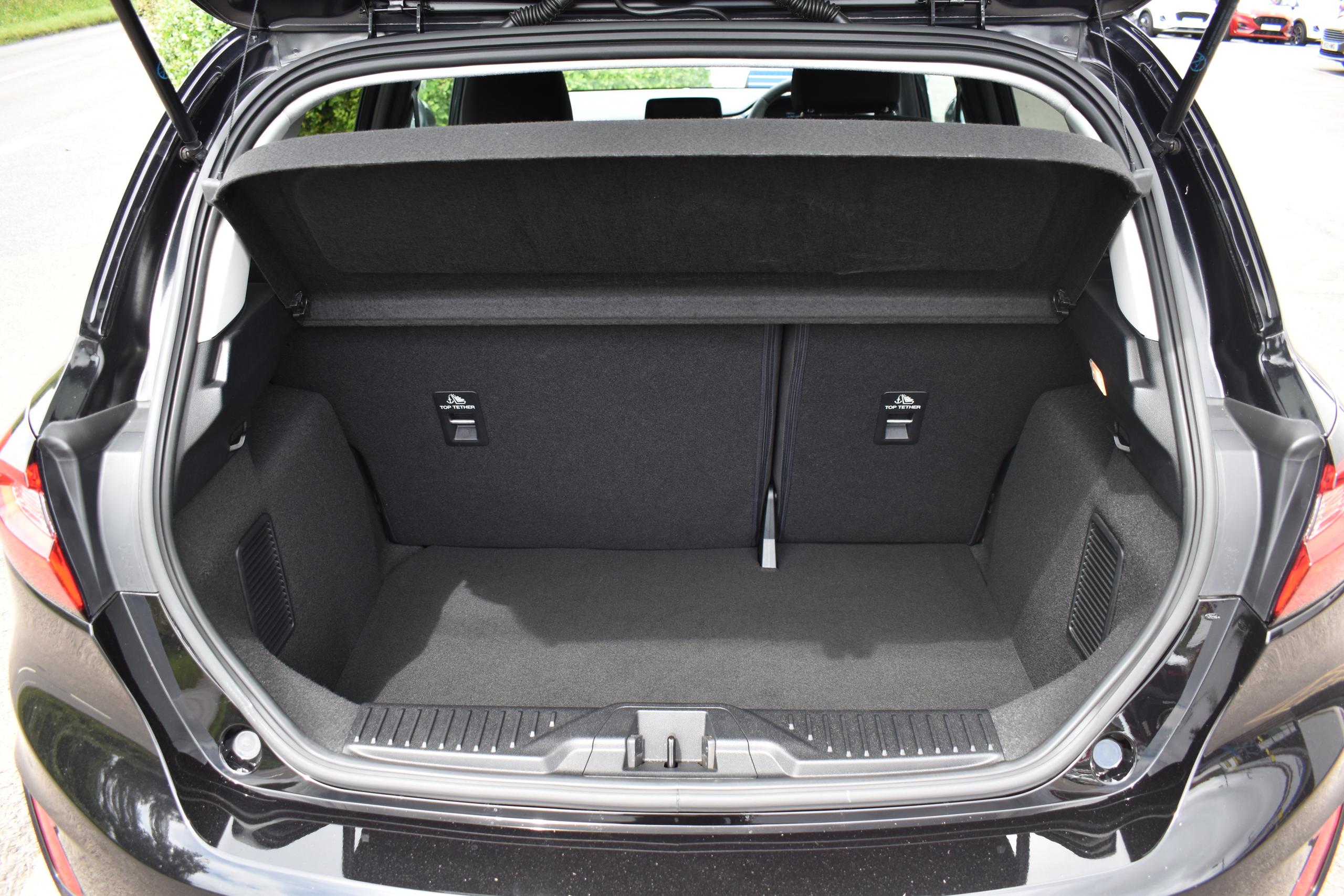 Used Ford FIESTA YH22OMM 8