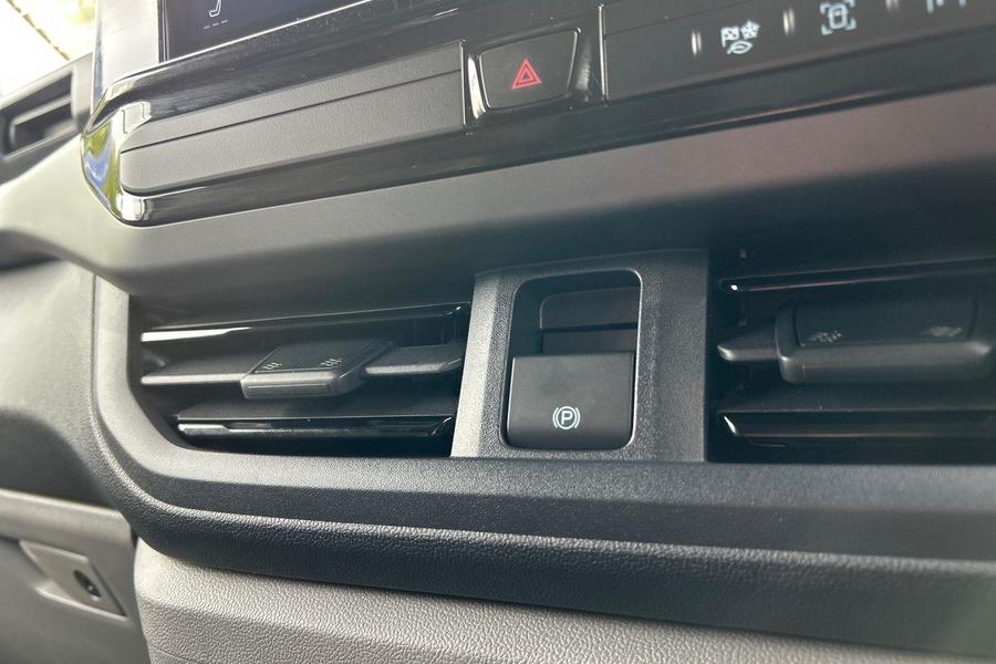 Ford TRANSIT CUSTOM Photo 4e841b49-9049-411d-a791-edd78ef11405.jpg