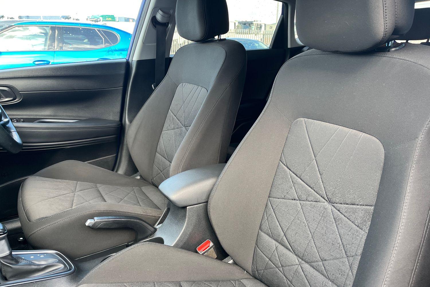 Hyundai BAYON Photo 18