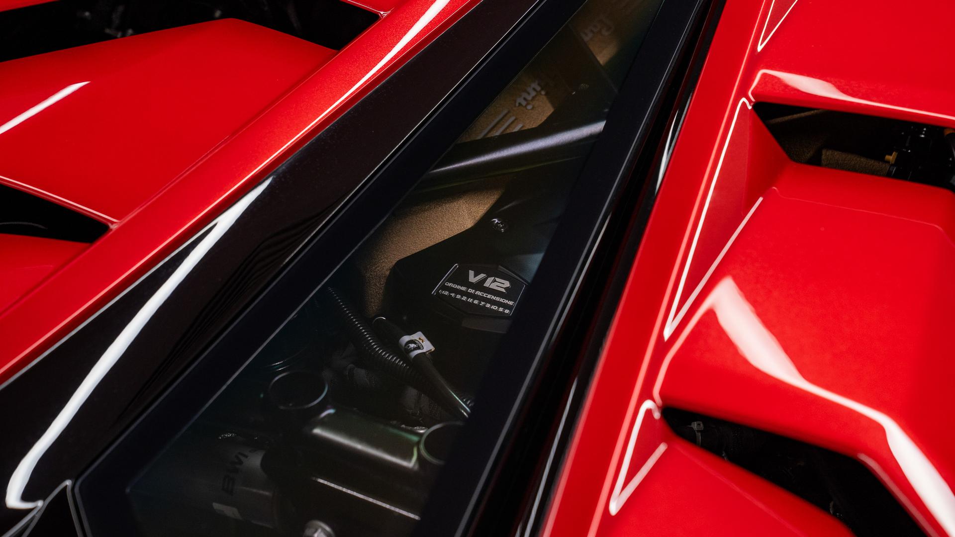 LAMBORGHINI Aventador Photo 4ea8443f-f2c8-4f8f-834a-98dcbab6801c.jpg