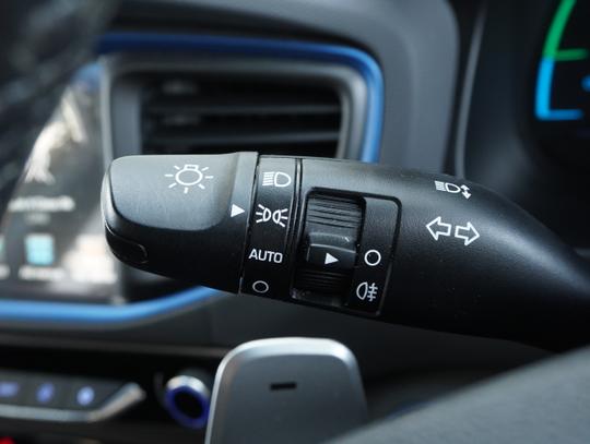 Hyundai IONIQ Photo 4ecdde88-9ad2-468b-b28b-24172a2ffb0a.jpg