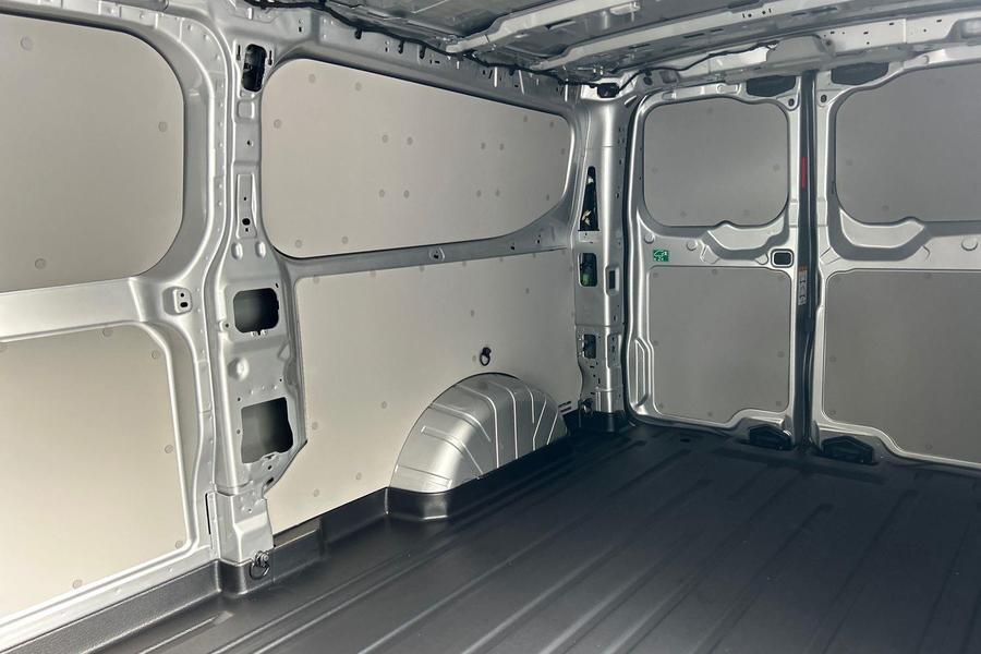 Ford TRANSIT CUSTOM Photo 4ee29fc5-56f9-4e00-8abb-988ac0b4199f.jpg