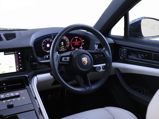 PORSCHE Panamera Photo 14