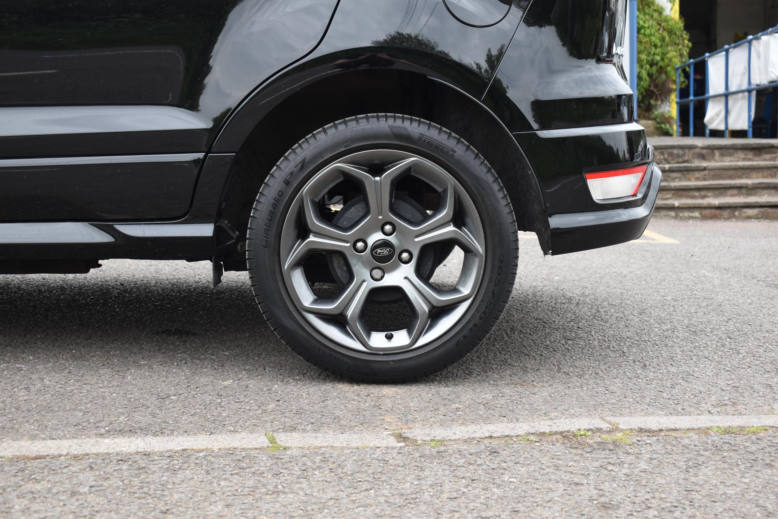 Used Ford ECOSPORT MH72JYB 18