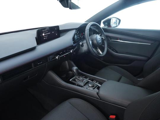 Mazda 3 Photo 4f505bb8-0a57-4fa3-b469-8ed7b06937bd.jpg