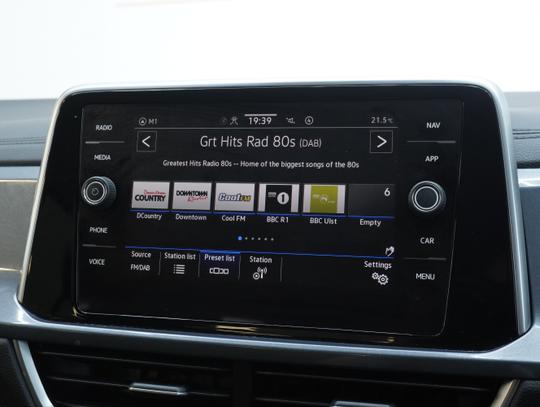 Volkswagen T-Roc Photo 4f6dbc9f-fc91-40cd-98d6-267508b93c9d.jpg