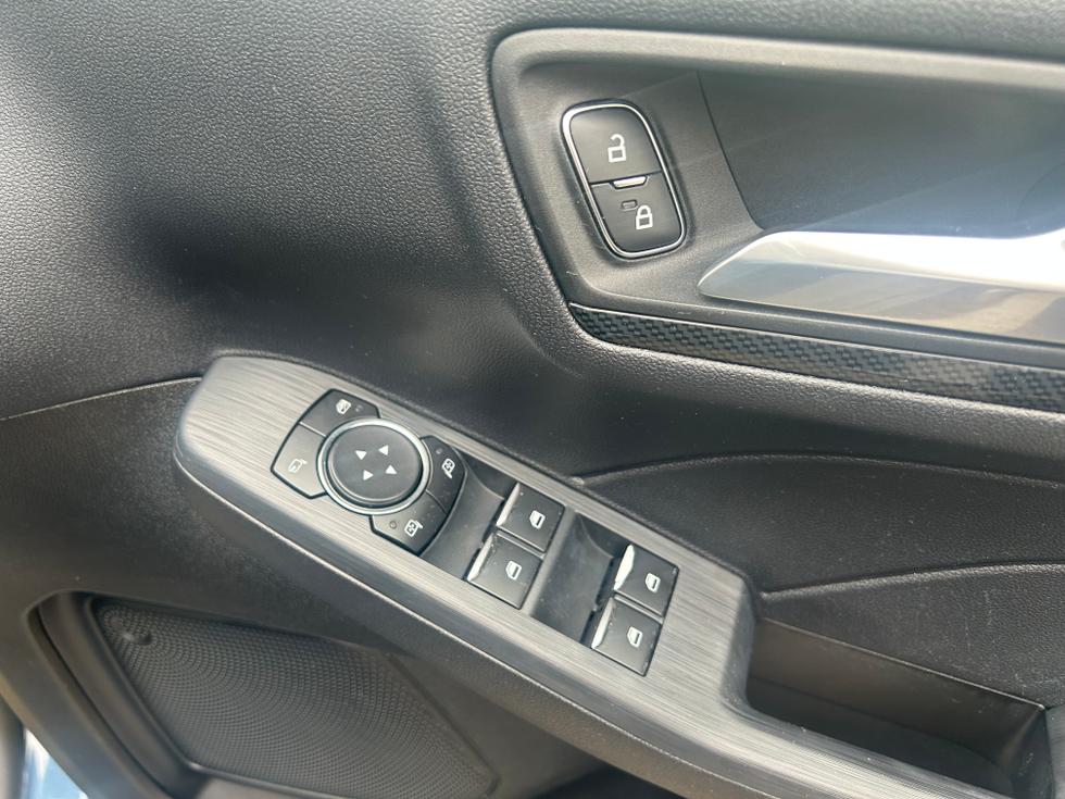 Ford Kuga Photo 4f72172c-84bb-4947-9db6-4376cc7c5e7c.jpeg