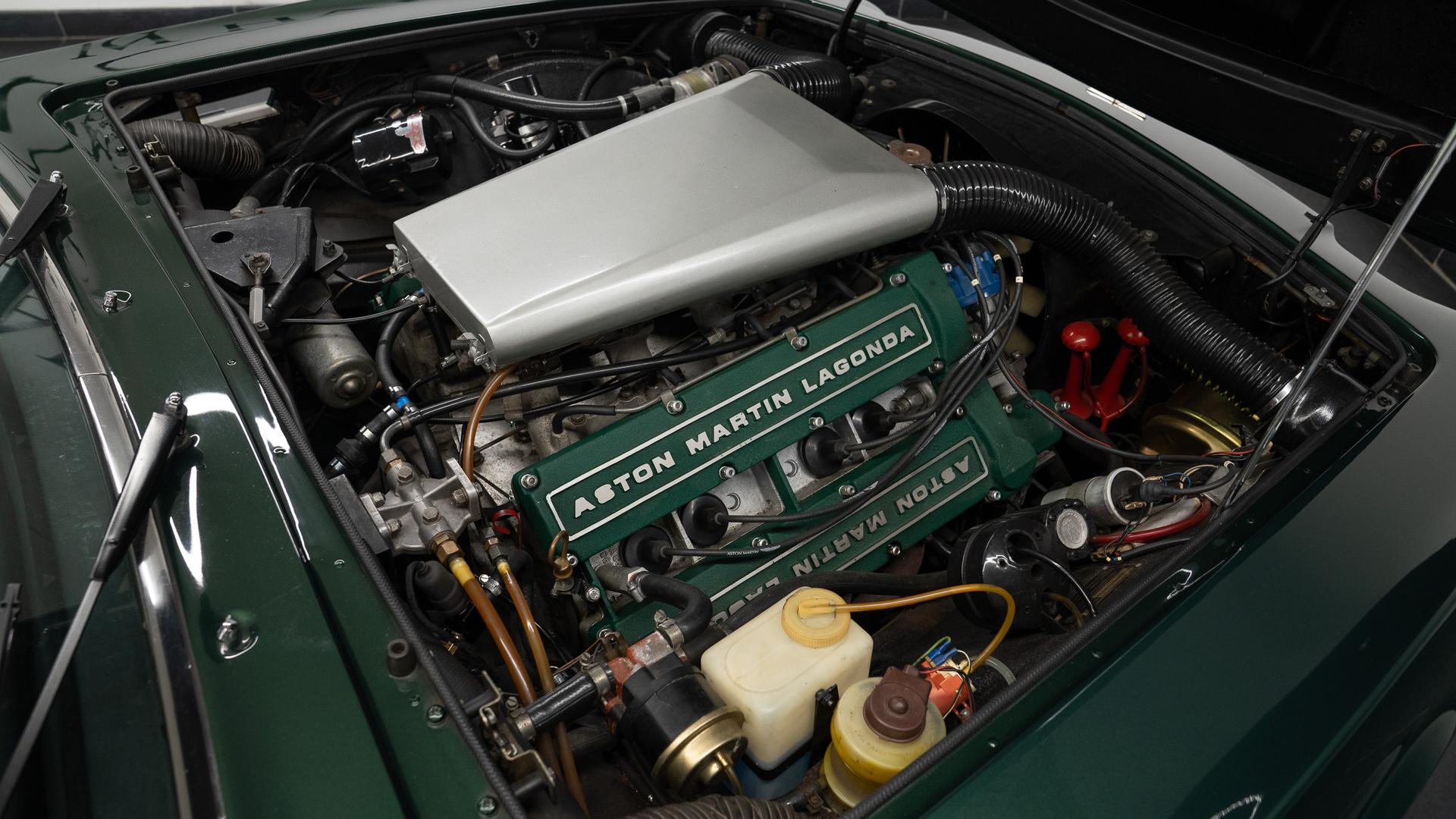 Aston Martin V8 Photo 4f78025d-385f-4b7f-8396-c8db2ec94512.jpg