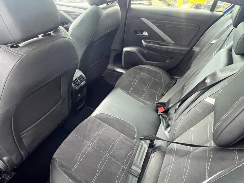 Vauxhall Astra Photo 4f8b83b1-dbd1-4564-aa43-f2a656ffdd6b.jpg
