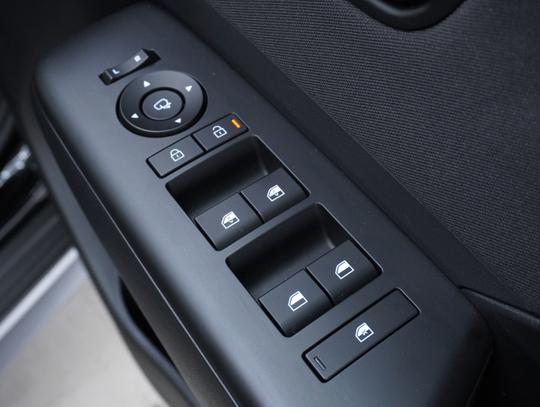 Hyundai KONA Photo 4f9109b5-03cf-4e17-9b5e-b715d6d49f92.jpg