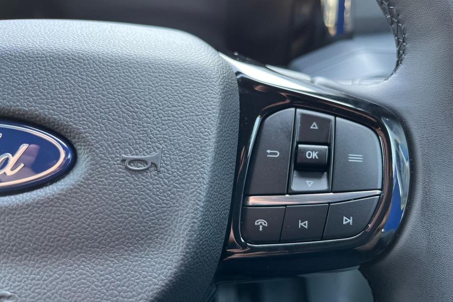 Ford TRANSIT CUSTOM Photo 4f9945e9-78f0-4b2e-91f6-cbe87fd52036.jpg