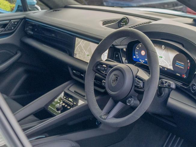 PORSCHE Macan Photo 8